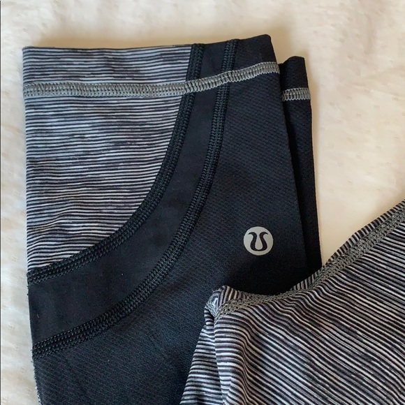 Lululemon Cropped Leggings - Picture 2 of 5